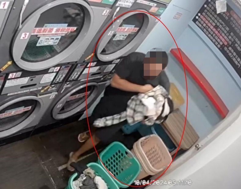 劉男涉偷走自助洗衣店內女性內衣等衣物。記者蕭雅娟/翻攝 劉男涉偷走自助洗衣店內女性內衣等衣物。記者蕭雅娟/翻攝