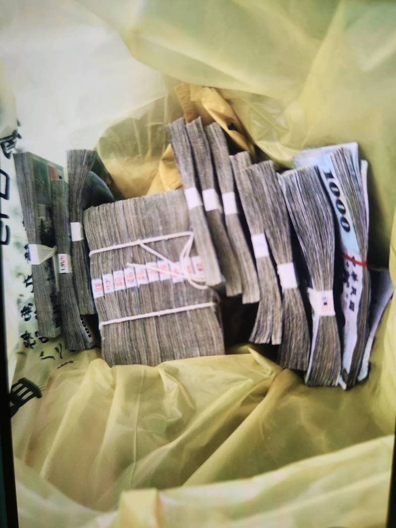 台南市警三分局昨天查獲3名詐騙車手，阻詐193萬元。記者黃宣翰／翻攝