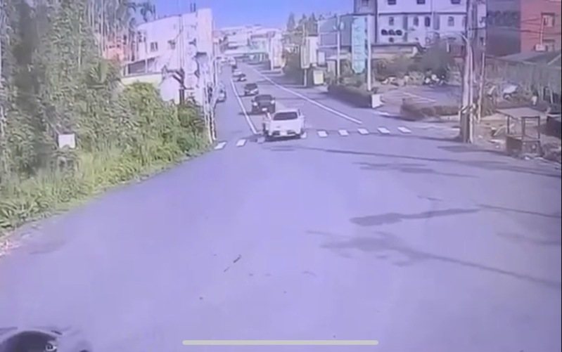 鹿谷鄉嚴姓婦人上月底原本騎機車前往溪頭,未料遇上肇事者在叉路口跨越雙黃線逆向超車,當場撞倒嚴婦致頭部重創不治。圖/民眾提供 鹿谷鄉嚴姓婦人上月底原本騎機車前往溪頭,未料遇上肇事者在叉路口跨越雙黃線逆向超車,當場撞倒嚴婦致頭部重創不治。圖/民眾提供