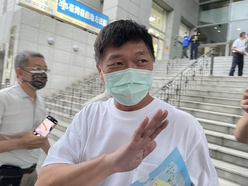 台南檢調昨陸續傳喚民進黨前中執委郭再欽及廠商等相關人員，檢方晚間複訊後，郭再欽及張姓廠商分別以30萬、10萬元交保。圖／本報資料照