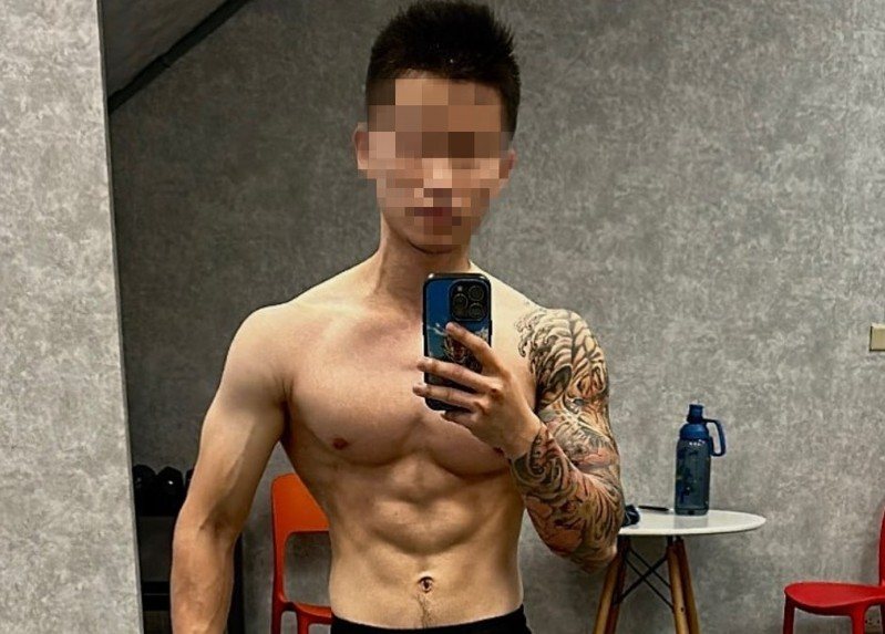 健身工作室葉姓負責人涉凌虐同事未滿6歲的兒女,將2人打到全身擦挫傷,其中小男童睪丸發黑,傷勢嚴重。圖/翻攝葉姓負責人IG 健身工作室葉姓負責人涉凌虐同事未滿6歲的兒女,將2人打到全身擦挫傷,其中小男童睪丸發黑,傷勢嚴重。圖/翻攝葉姓負責人IG