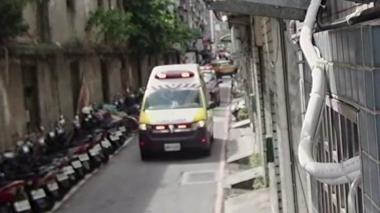 新北市三重區仁愛街269巷發生5個月大女嬰疑似窒息身亡意外,警方調查釐清。記者曾伯愷/翻攝 新北市三重區仁愛街269巷發生5個月大女嬰疑似窒息身亡意外,警方調查釐清。記者曾伯愷/翻攝