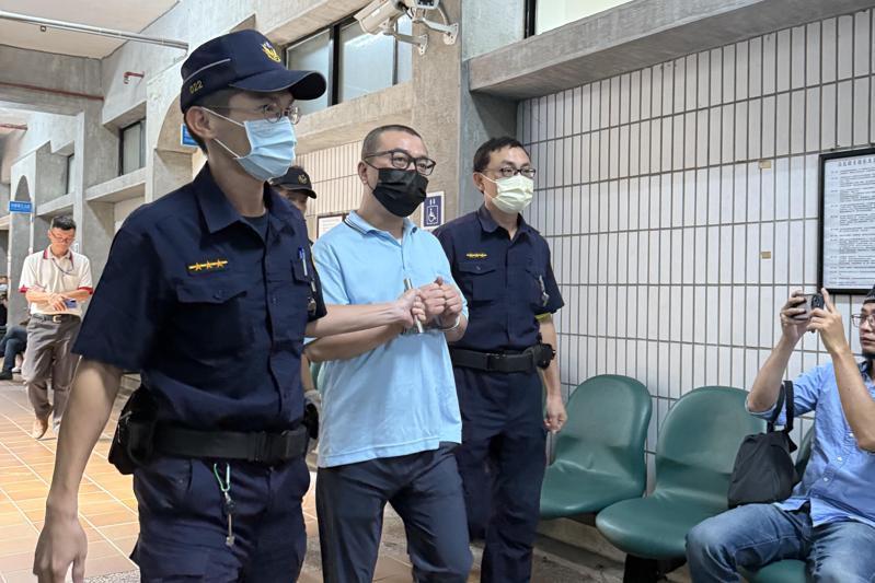 台中地院今審理九州集團博弈洗錢案,今提訊涉案被告陳政谷。記者陳宏睿/攝影 台中地院今審理九州集團博弈洗錢案,今提訊涉案被告陳政谷。記者陳宏睿/攝影