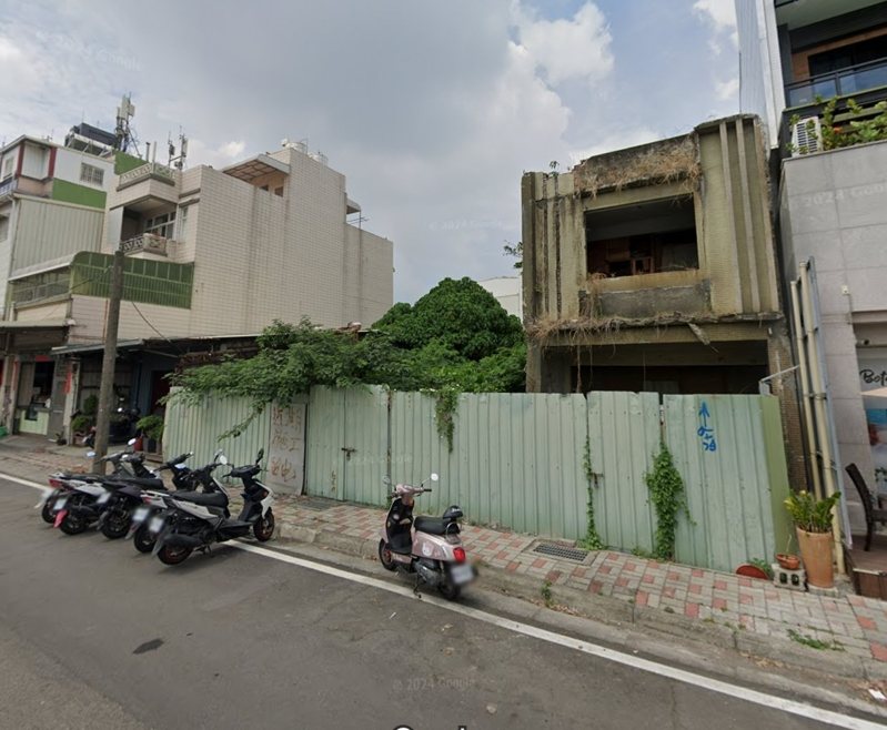 高雄市仁武區八德一路一處「廢墟」,成功以3845萬元拍出。取自Google Map 高雄市仁武區八德一路一處「廢墟」,成功以3845萬元拍出。取自Google Map