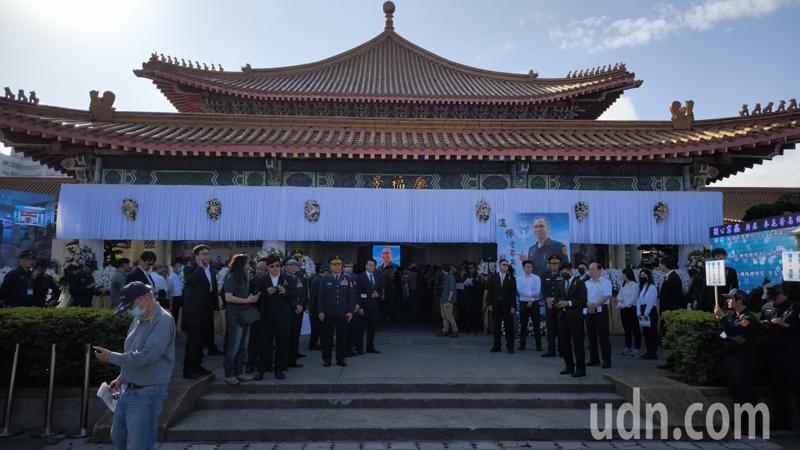 因公殉職的土城分局清水派出所所長劉宗鑫今天舉行告別式。記者黃子騰/攝影 因公殉職的土城分局清水派出所所長劉宗鑫今天舉行告別式。記者黃子騰/攝影