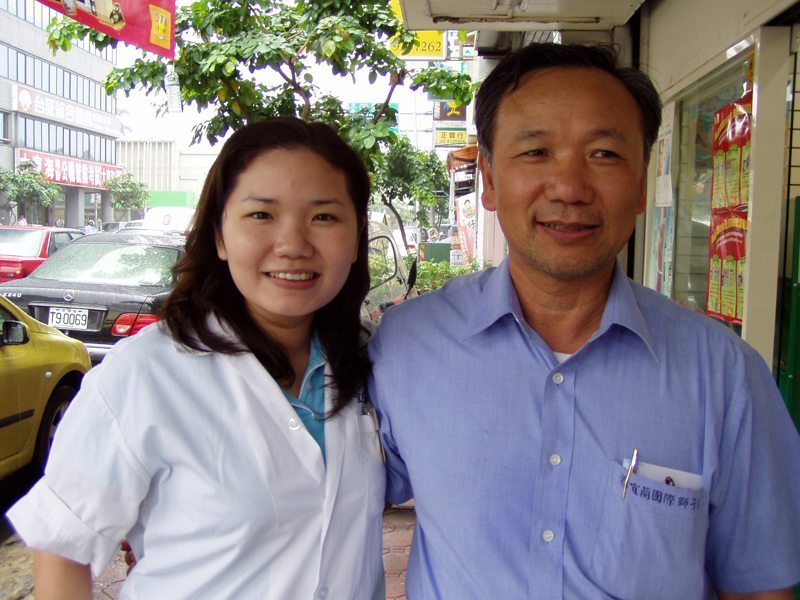 宜蘭縣國民黨籍縣議員莊淑如(左)父親莊阿養(右)前年10月以4000元賄選,宜蘭地方法院判莊女當選無效,她上訴,台灣高等法院今駁回確定。圖/聯合報系資料照 宜蘭縣國民黨籍縣議員莊淑如(左)父親莊阿養(右)前年10月以4000元賄選,宜蘭地方法院判莊女當選無效,她上訴,台灣高等法院今駁回確定。圖/聯合報系資料照