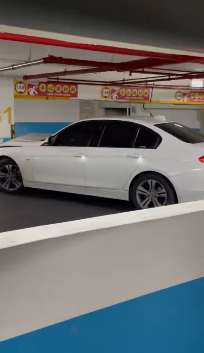桃園市一名未成年少年,昨開家中BMW出門,遇到警察後,將車開進中壢區中央東路公七地下停車場躲避查緝,從地下一樓跟地下3樓間逃竄,最後不慎撞到柱子停下。圖/翻攝自threads 桃園市一名未成年少年,昨開家中BMW出門,遇到警察後,將車開進中壢區中央東路公七地下停車場躲避查緝,從地下一樓跟地下3樓間逃竄,最後不慎撞到柱子停下。圖/翻攝自threads