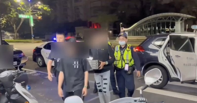 高雄市新興區藏身於電信大樓的一家美容會館藏春色,2名超胸的越籍女服務生性服務嫖客,涉案負責人均被判刑。記者石秀華/翻攝 高雄市新興區藏身於電信大樓的一家美容會館藏春色,2名超胸的越籍女服務生性服務嫖客,涉案負責人均被判刑。記者石秀華/翻攝