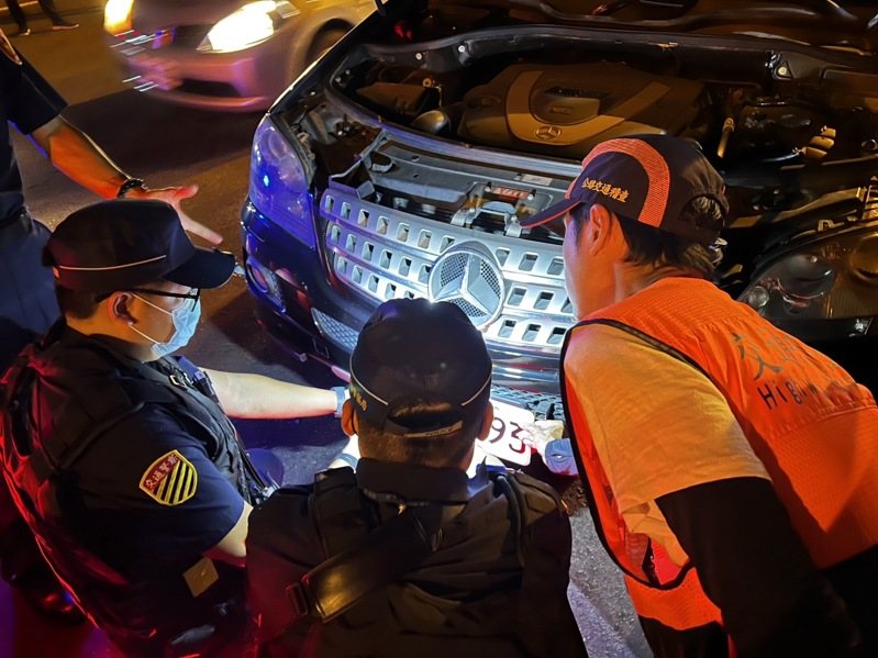 南投監理站和警方加強查緝偽造車牌。圖/南投監理站提供 南投監理站和警方加強查緝偽造車牌。圖/南投監理站提供