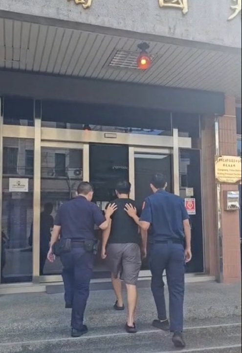 警方將打人的王姓高中夜校生查緝到案。圖/民眾提供 警方將打人的王姓高中夜校生查緝到案。圖/民眾提供