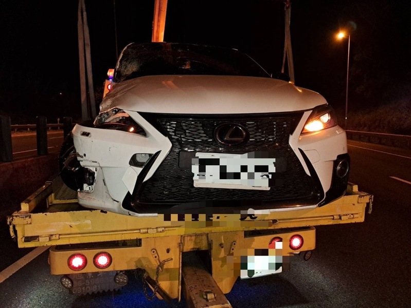 國道三號沙鹿段昨晚發生車禍,造成3車車禍。圖/警方提供 國道三號沙鹿段昨晚發生車禍,造成3車車禍。圖/警方提供
