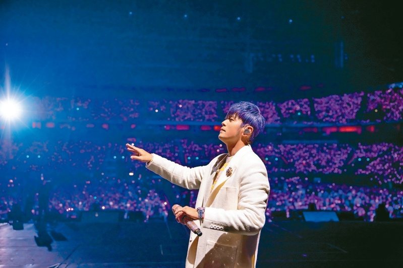 周杰倫演唱會15萬張票5分鐘內完售，原價台幣6880元的票(約215美元)，有人喊價30萬。圖／杰威爾音樂提供