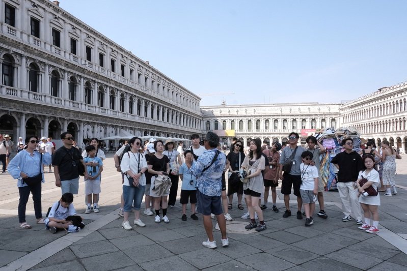 威尼斯市長強調目的是避免旅客過多帶來的影響,給予威尼斯應有的尊重。路透 威尼斯市長強調目的是避免旅客過多帶來的影響,給予威尼斯應有的尊重。路透