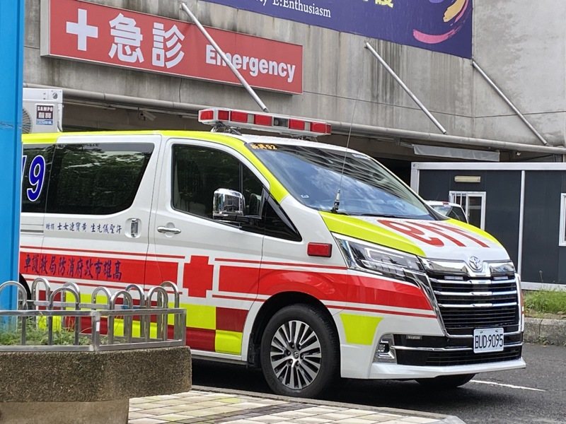 高雄市30歲林姓女子今天上午6時23分許不慎從三民區住家5樓陽台失足墜落身亡。示意圖。記者石秀華／攝影