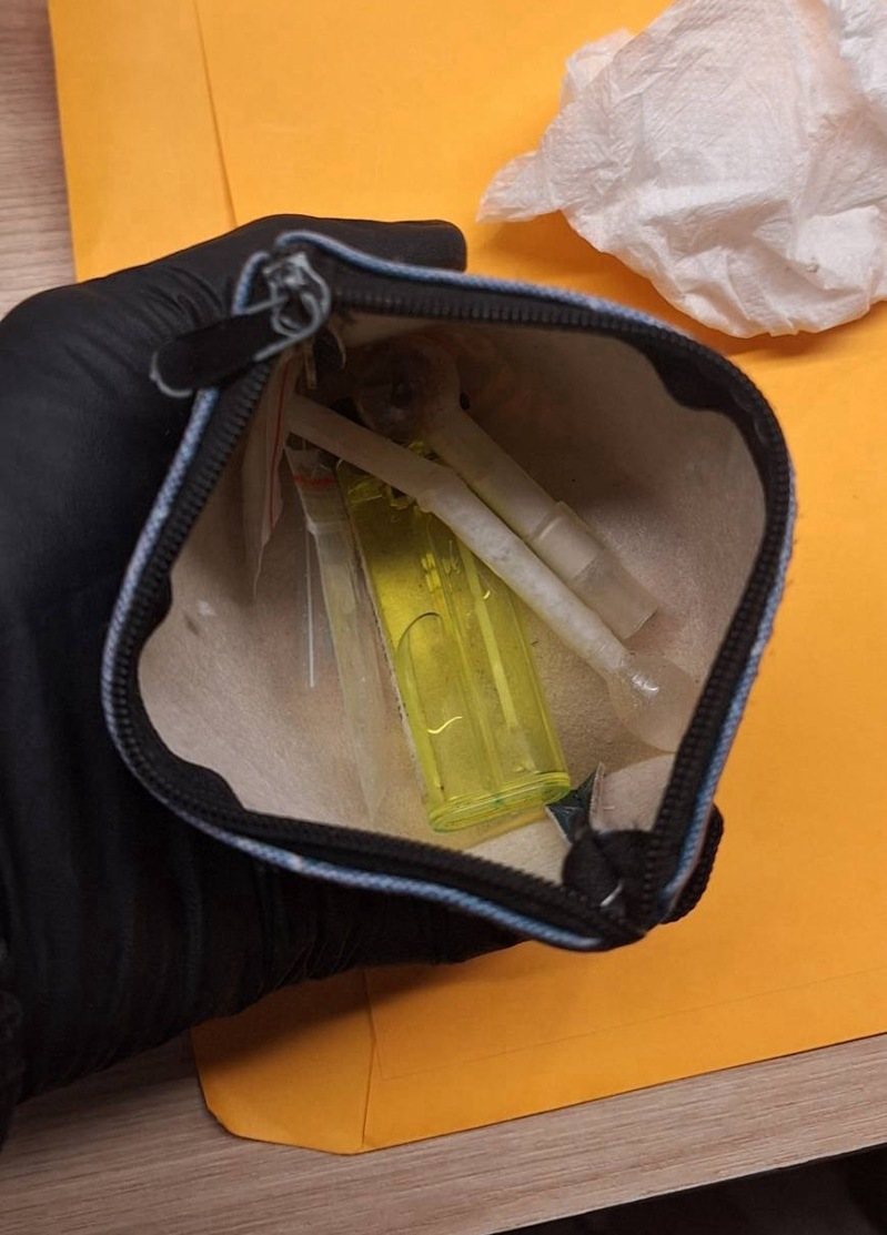 新北市樹林警方這月21日下午逮捕面交車手,查扣相關證物,警依法送辦。記者曾伯愷/翻攝 新北市樹林警方這月21日下午逮捕面交車手,查扣相關證物,警依法送辦。記者曾伯愷/翻攝