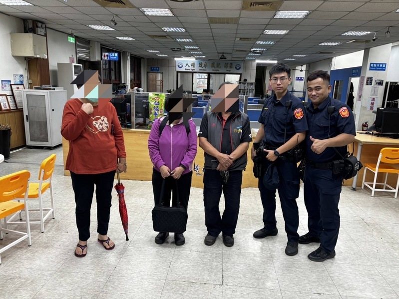 桃園一名58歲陳姓女子和家人吵架賭氣離家,警方獲報在公園內發現女子,結果警方帶她回派出所時女子高唱“I want to go home”,員警還幫忙合音。記者周嘉茹/翻攝 桃園一名58歲陳姓女子和家人吵架賭氣離家,警方獲報在公園內發現女子,結果警方帶她回派出所時女子高唱“I want to go home”,員警還幫忙合音。記者周嘉茹/翻攝