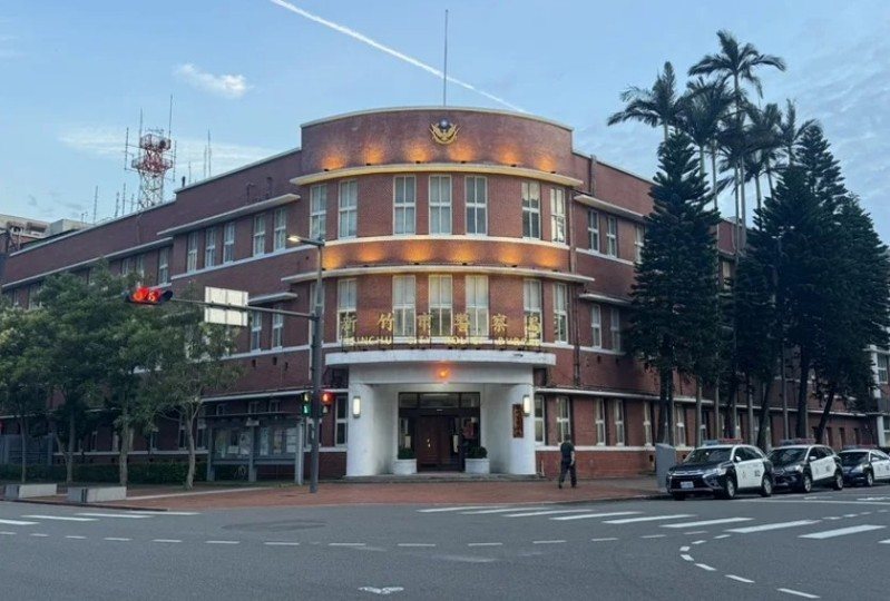 一名女律師在Threads發文,指日前陪同當事人到竹市警第一分局轄內派出所報案,員警竟說報案為何需要律師?還要求她離開到外面,連她已準備好的摘要檔案也不看。示意圖/報系資料照 一名女律師在Threads發文,指日前陪同當事人到竹市警第一分局轄內派出所報案,員警竟說報案為何需要律師?還要求她離開到外面,連她已準備好的摘要檔案也不看。示意圖/報系資料照