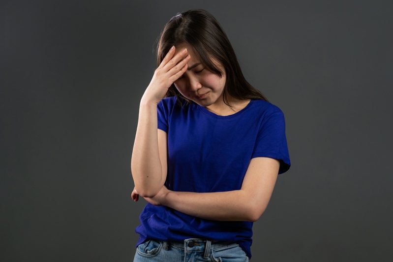一名女網友遇到家教學生在她面前自慰，感到噁心，照片為示意圖，非內文當事人。 圖／ingimage