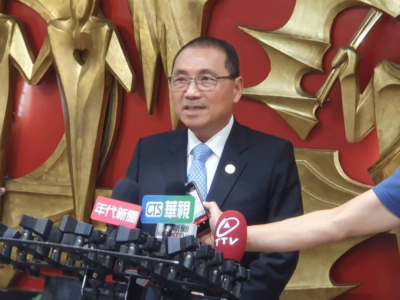 新北市長侯友宜今早赴議會備詢。記者李成蔭/攝影 新北市長侯友宜今早赴議會備詢。記者李成蔭/攝影