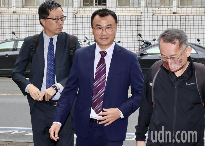 檢調偵辦超思弊案,今天上午傳喚農業部前任及現任部長陳吉仲、陳駿季及中央畜產會前董事長林聰賢,訊後全部請回。記者許正宏/攝影 檢調偵辦超思弊案,今天上午傳喚農業部前任及現任部長陳吉仲、陳駿季及中央畜產會前董事長林聰賢,訊後全部請回。記者許正宏/攝影