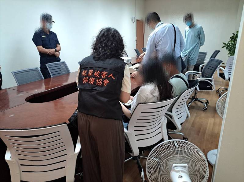 連江縣近日卻出現首起酒駕肇事致死案件，犯罪被害人保護協會成員也前往訪視並慰問被害者家屬。圖／福建連江地方檢察署提供