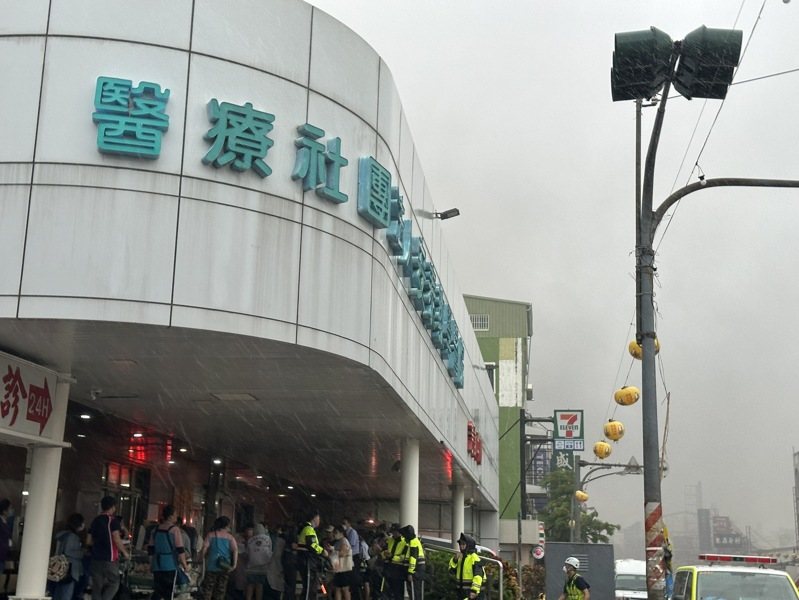 屏東安泰醫院火警，尋獲六人人無生命跡象。記者劉星君／攝影